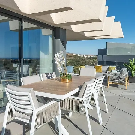 Oasis 325 Penthouse