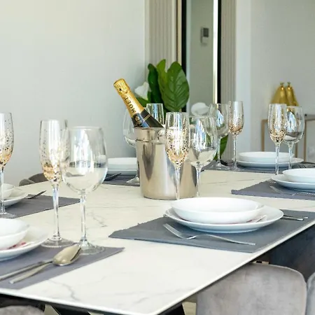 Oasis 325 Penthouse Apartment Estepona