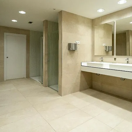 Oasis 325 Penthouse Apartment *