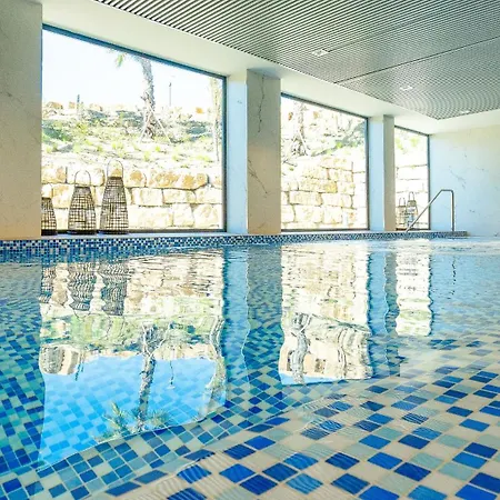Oasis 325 Penthouse Apartment *