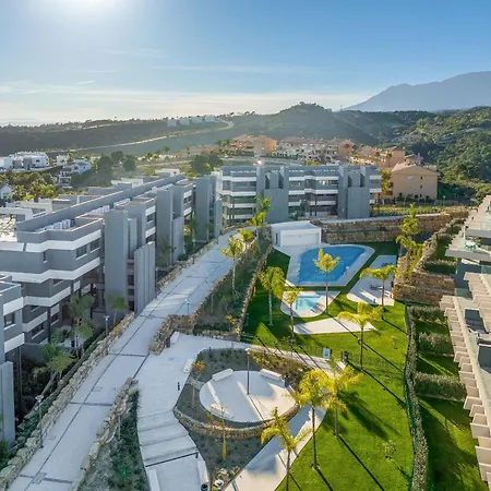 Oasis 325 Penthouse Apartment *