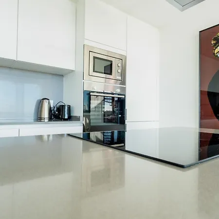 Oasis 325 Penthouse إِستيبونا